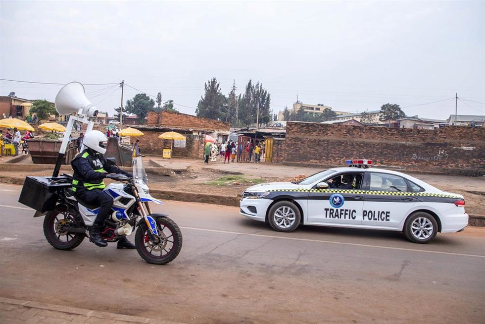Archivo - Imagen de archivo de la Policía en la capital de Ruanda, Kigali.