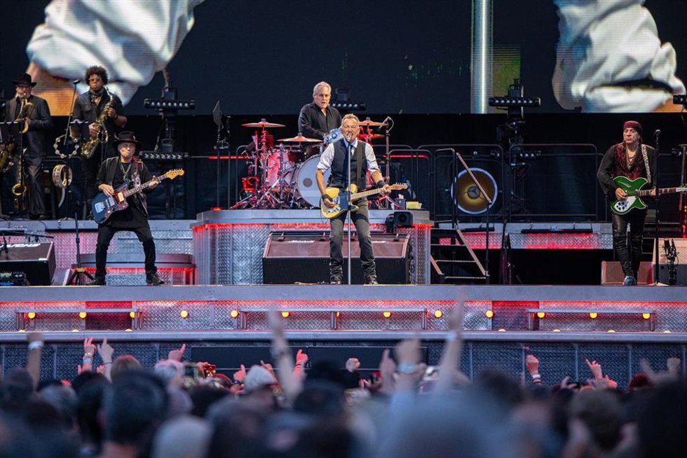 Archivo - El cantante Bruce Springsteen durante su actuación en el Estadi Olímpic, a 20 de junio de 2024, en Barcelona, Catalunya (España). 