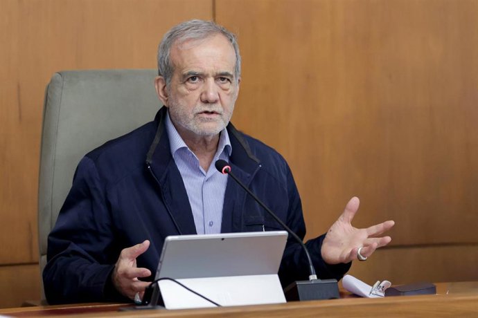 El presidente de Irán, Masud Pezeshkian, durante una reunión del Gobierno en Teherán (archivo)
