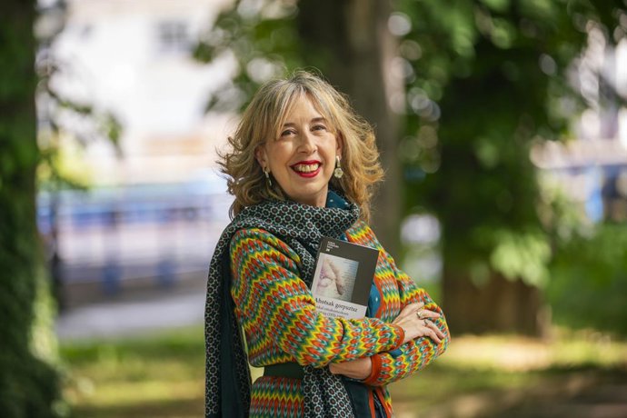 Paloma Rodriguez-Miñambres EHUko irakaslea da liburuaren editoreetako bat