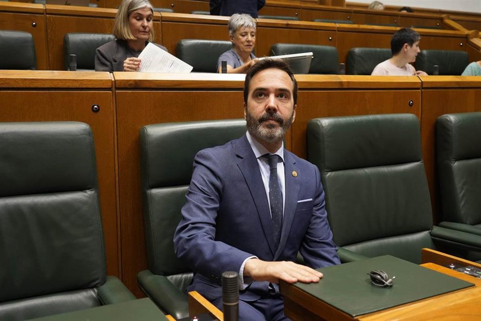 El consejero de Turismo, Comercio y Consumo, Javier Hurtado,