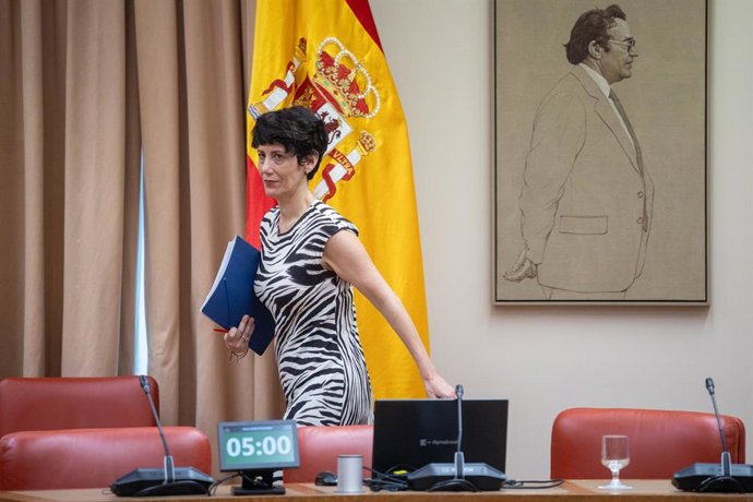La ministra de Inclusión, Seguridad Social y Migraciones, Elma Saiz, comparece en la Comisión de seguimiento y evaluación de los acuerdos del Pacto de Toledo, en el Congreso de los Diputados, a 9 de junio de 2025, en Madrid (España). La ministra ha compar