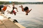 Foto: El riesgo de lesión medular al zambullirse: consejos para un verano seguro