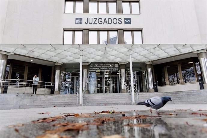 Archivo - Exterior de los juzgados de Plaza de Castilla durante la llegada a declarar de los policóias responsables del atestado a los juzgados de Plaza de Castilla, a 8 de enero de 2025, en Madrid (España). La jueza que investiga a Nacho Cano por presunt