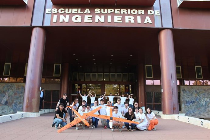 El equipo Vantus de la US presenta las dos aeronaves con las que competirá frente a universidades europeas.