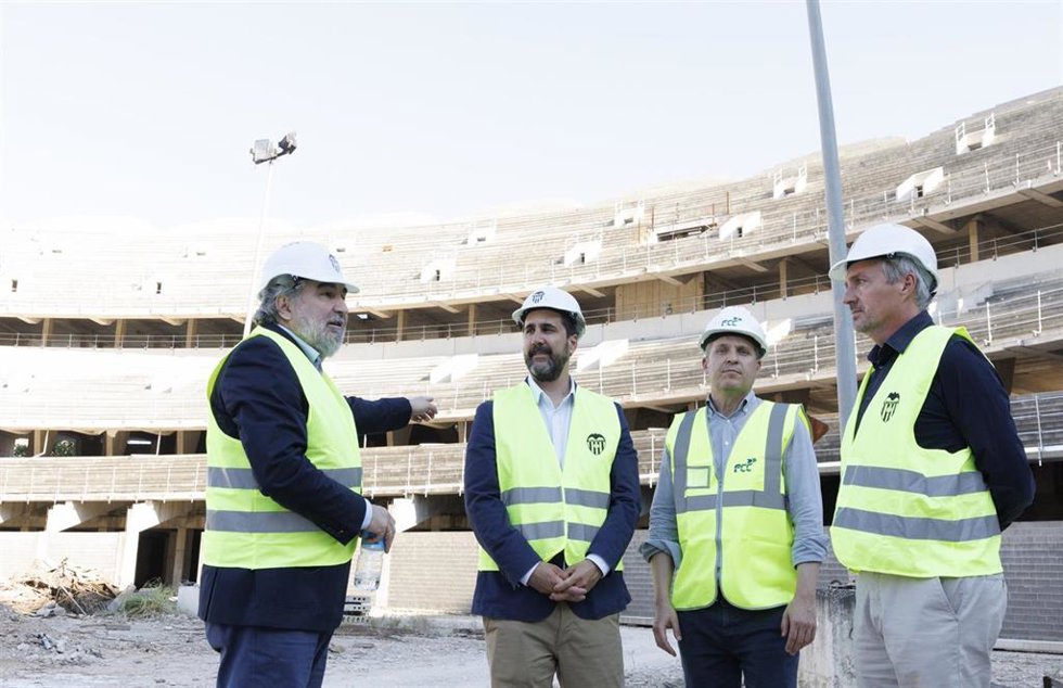 Archivo - Visita institucional a las obras del Nou Mestalla del Valencia CF de José Manuel Rodríguez Uribes, presidente del Consejo Superior de Deportes