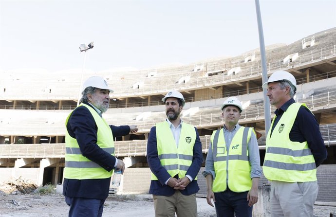 Archivo - Visita institucional a las obras del Nou Mestalla del Valencia CF de José Manuel Rodríguez Uribes, presidente del Consejo Superior de Deportes