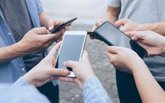 Foto: Investigadores crean una herramienta para medir el impacto emocional y social del uso problemático del móvil en jóvenes