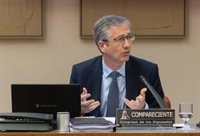 El exgobernador del Banco de España pide instituciones despolitizadas frente al clima de desconfianza y el populismo