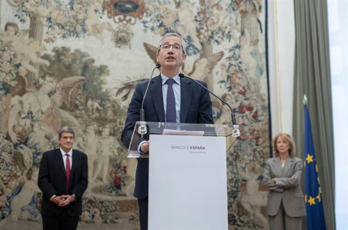Archivo - El exgobernador del Banco de España, Pablo Hernández de Cos, interviene  durante la ceremonia de toma de posesión del nuevo gobernador, en el Banco de España, a 24 de septiembre de 2024, en Madrid (España).