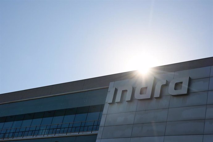 Archivo - Fachada de la sede de Indra, en la calle Avenida de Bruselas 35, a 8 de agosto de 2022, en Madrid (España). Presidida por Marc Murtra, Indra es una empresa multinacional española que ofrece servicios de consultoría sobre transporte, defensa, ene