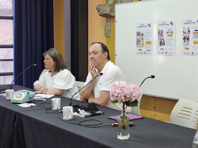 La vicepresidenta del Principado, Gimena Llamedo, y el alcalde de Villaviciosa, Alejandro Vega.