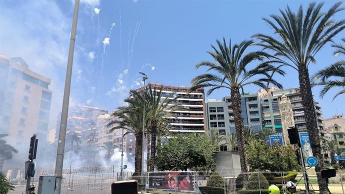 Mascletà de Pirotecnia Ferrández, de Redován (Alicante), en la tercera sesión del 36 Concurso de Mascletás de Hogueras 2025