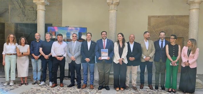 Presentación del nuevo plan de turismo de Ávila que ha sido consensuado con agentes políticos y sociales de la ciudad.