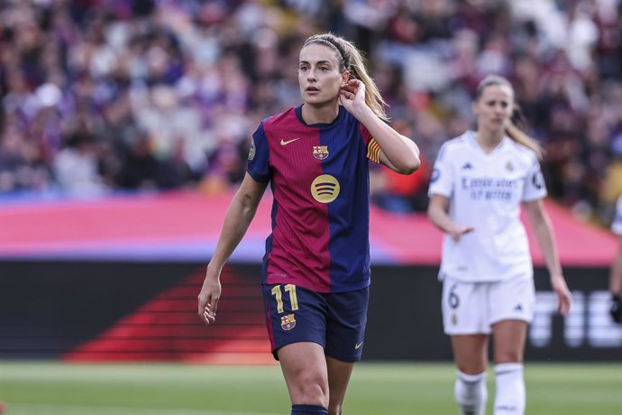 Archivo - Alexia Putellas, do FC Barcelona, gesticula durante a partida de futebol da Liga F do Campeonato Espanhol Feminino, disputada entre o FC Barcelona e o Real Madrid CF no Estadi Olimpic Lluis Companys, em 23 de março de 2025, em Barcelona, Espanha