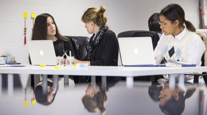 Barcelona ha atendido a 300.000 personas en 4 años para mejorar su empleo