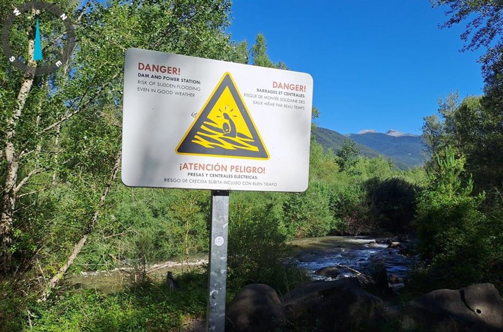 Archivo - Sequía.- La CHE recomienda bañarse "solo en zonas oficiales declaradas por ccaa" en los ríos y embalses