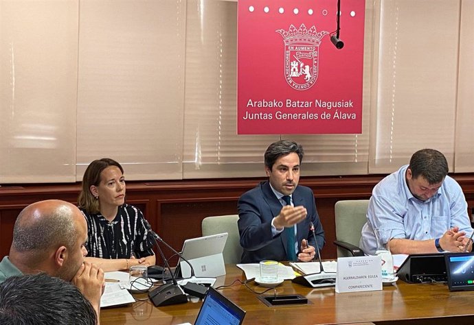 El diputado de Movilidad Sostenible e Infraestructuras Viarias de la Diputación Foral de Álava, Jon Nogales