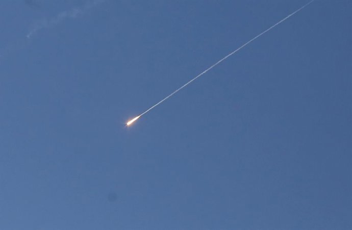 NABLUS, June 19, 2025  -- A missile trace is seen from the city of Nablus in the northern West Bank during Iran's missile attacks against Israel, on June 19, 2025. Iran fired a fresh barrage of missiles towards northern Israel on Thursday afternoon, the I