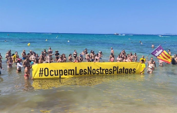 Archivo - Acción reivindicativa de 'Mallorca Platja Tour'.