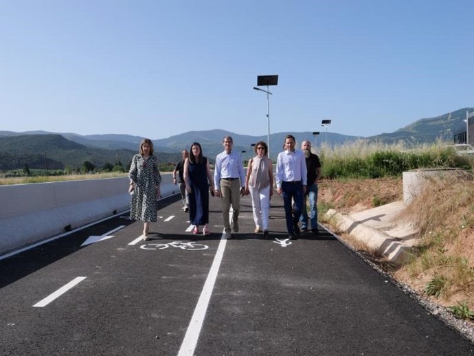 El nuevo carril ciclopeatonal Bobadilla-Baños mejora la conexión entre ambos municipios e impulsa la sostenibilidad