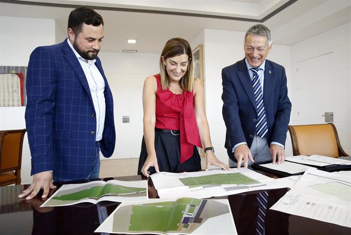 Buruaga y el alcalde de Campoo de Enmedio