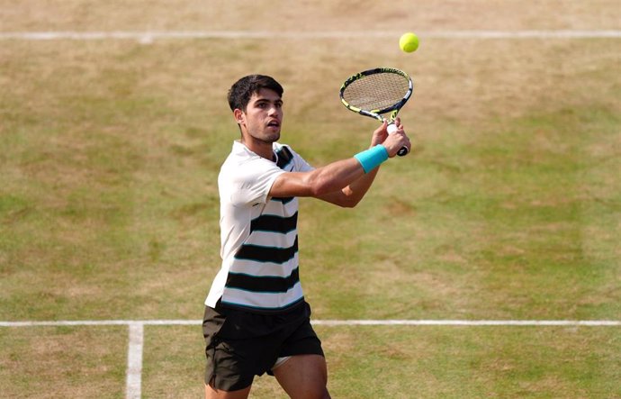 El tenista español Carlos Alcaraz en el torneo de Queen's.