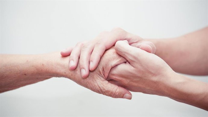 Un centenar de personas con ELA se benefician de las ayudas pioneras del Govern de 1,6 millones de euros