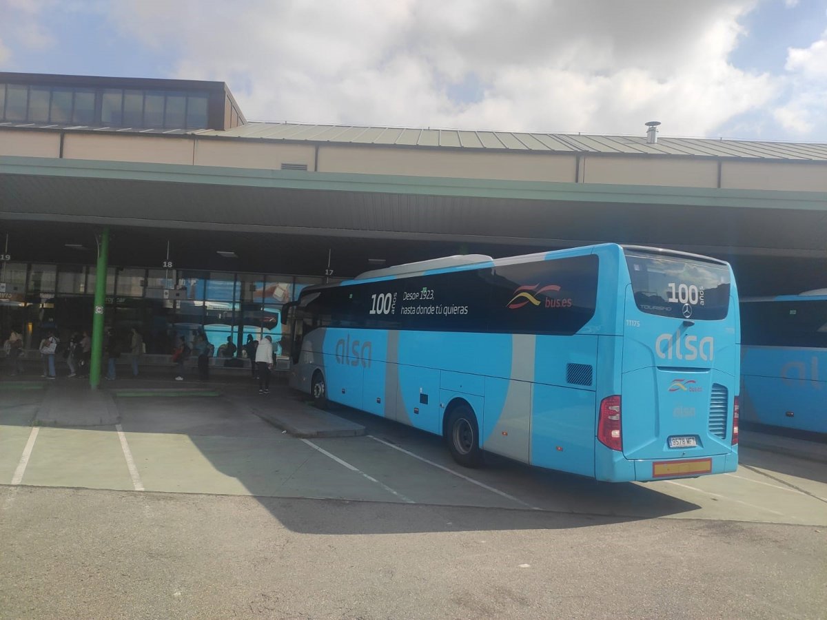 Asturias supera por primera vez los 5 millones de viajeros mensuales en el transporte público