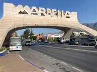 Heridas una mujer y su bebé de dos años y medio en un atropello en Marbella (Málaga)