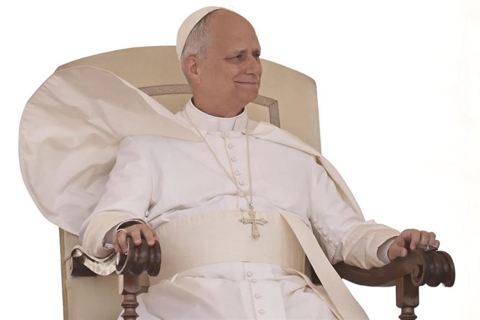 04 June 2025, Vatican, Vatican City: Pope Leo XIV delivers his weekly general audience in St. Peter's Square at the Vatican. Photo: Evandro Inetti/ZUMA Press Wire/dpa