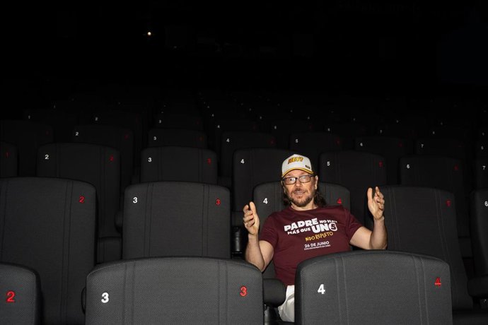 El director y protagonista de la película, Santiago Segura, durante el preestreno de la película 'Padre no hay más que uno, 5', en los Cines M4, a 21 de junio de 2025, en Alfafar, Valencia, Comunitat Valenciana (España).