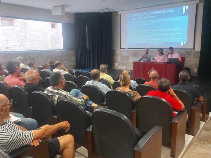 El Consell abrirá este domingo la temporada de caza del conejo con la modalidad de escopeta y cetrería