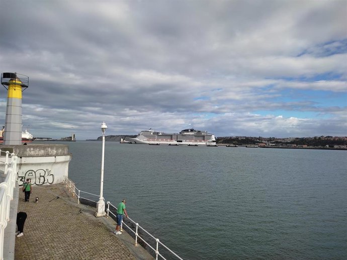 Nubes en la costa vizcaína