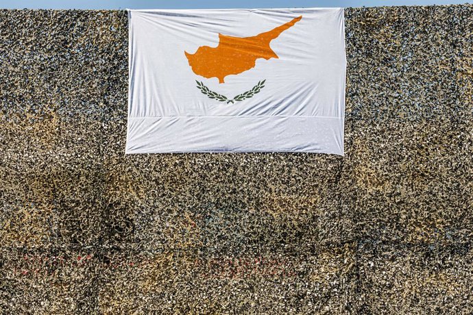Archivo - October 1, 2024, Nicosia, Nicosia, Cyprus: A flag of Cyprus is seen at the parade area, Nicosia, Cyprus, on Oct. 1, 2024. A military parade took place today to commemorate the 64th anniversary of the Independence Day of Cyprus.
