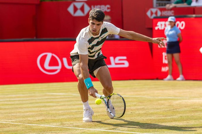 Carlos Alcaraz (ESP) in action against Jaume Munar (ESP) during the 2025 HSBC Championships, ATP 500 tennis tournament on 19 June 2025 at the Queens Club in London, England - Photo Daniel Bearham / Colorsport / DPPI