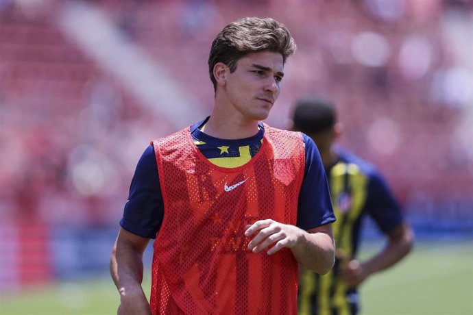 Julián Álvarez, en un calentamiento con el Atlético de Madrid.