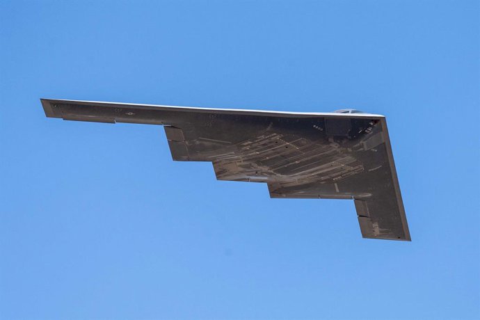 Archivo - 29 de junho de 2024 - EUA - Um B-2 Spirit faz uma passagem baixa como parte do show aéreo Warriors over the Wasatch na Base da Força Aérea de Hill, Utah, em 29 de junho de 2024. O show aéreo Warriors over the Wasatch 2024 foi centrado em torno d