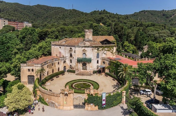 Archivo - Vista aèria del Palau del Marquès d'Alfarràs al parc del Laberint d'Horta, a Barcelona