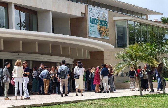Asistentes a un congreso en el Auditorio Regional