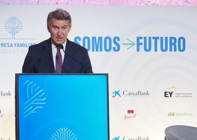 El presidente nacional del PP, Alberto Núñez Feijóo, interviene  durante el 11º Congreso Regional Empresa Familiar Castilla y León (EFCL), en Castilla Termal Monasterio de Valbuena, a 20 de junio de 2025, en Valbuena, Valladolid, Castilla y León (España).