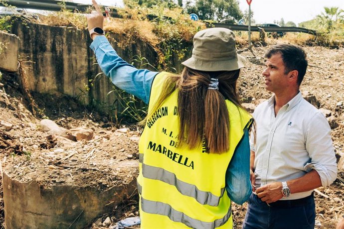 El concejal de Parques y Jardines, Diego López, en su visita a las obras de Río Verde.