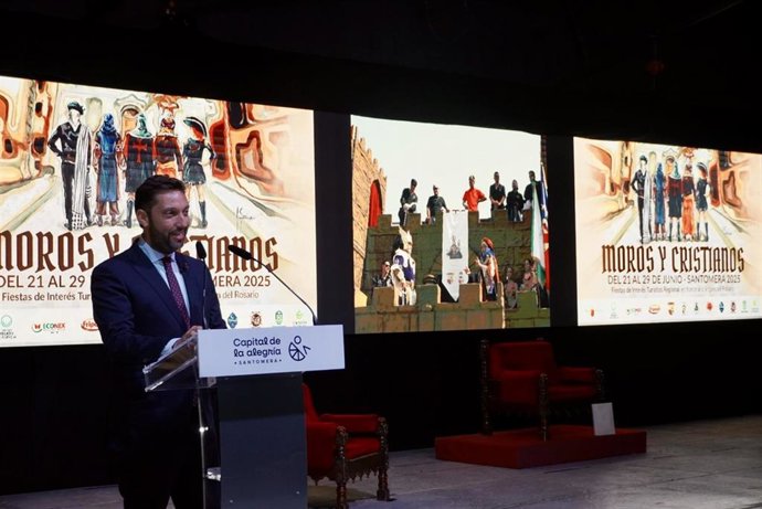 Este sábado, el pregón a cargo de Juan Francisco Martínez, director general del ITREM, dio el pistoletazo de salida a las fiestas de Moros y Cristianos de Santomera, declaradas de Interés Turístico Regional