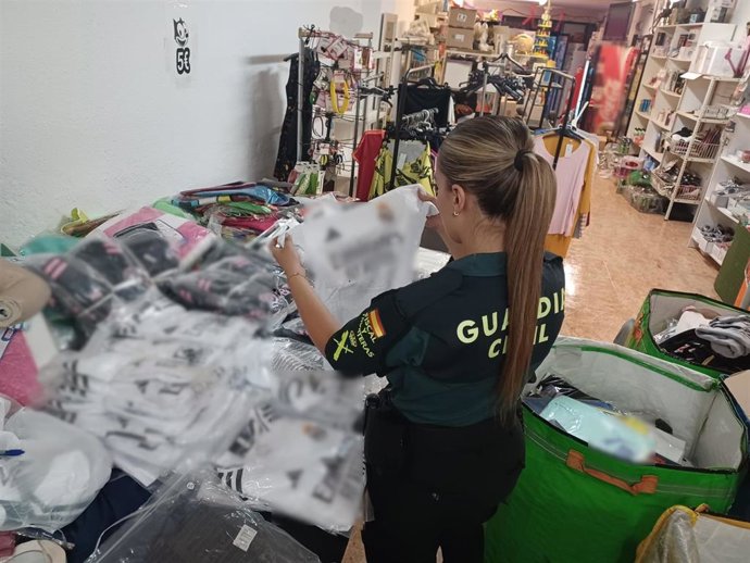 Imagen de la intervención por los productos falsificados