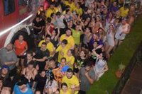 Lanjarón (Granada) reúne en la noche de este lunes a miles de personas en su emblemática carrera del agua