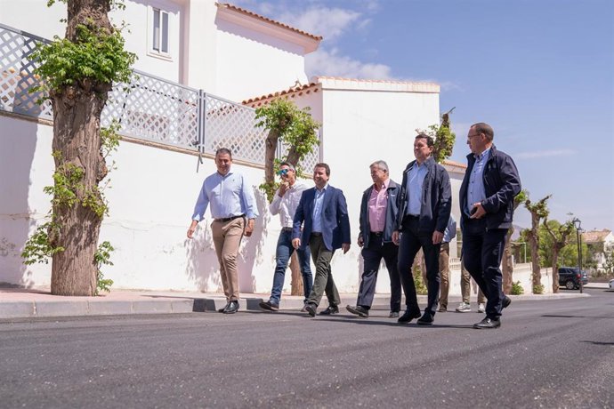 Archivo - Imagen de archivo de una visita institucional del presidente de la Diputación de Almería, Javier Aureliano García, a obras en el municipio de Vélez-Rubio.