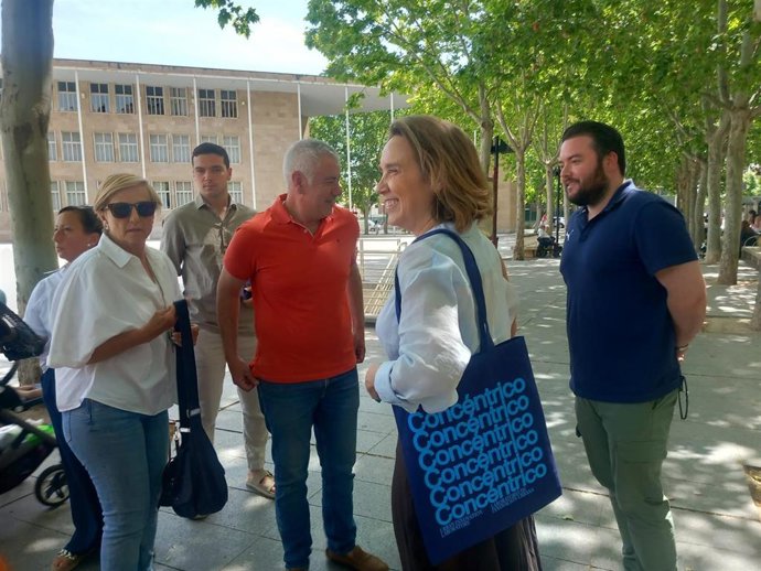 La secretaria general del PP, Cuca Gamarra, visita Concéntrico en Logroño