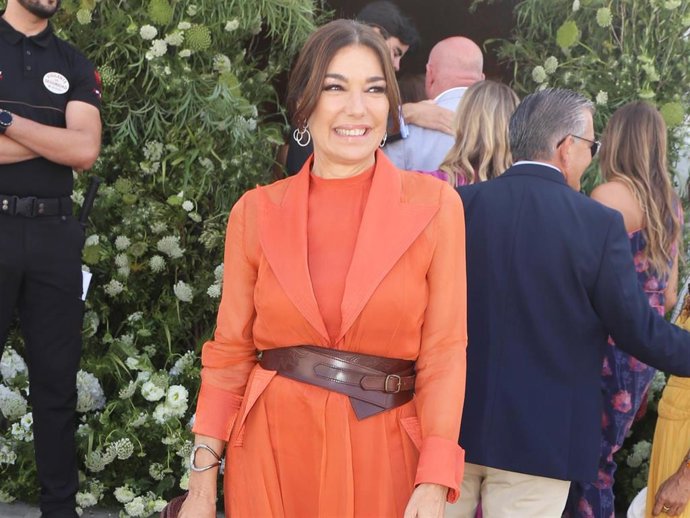 RAQUEL REVUELTA EN LA BODA DE SU HIJA.