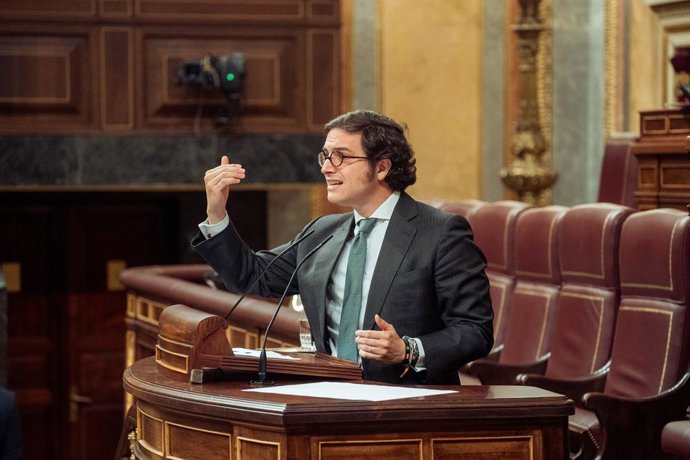 Archivo - Arquivo - O deputado da VOX José María Figaredo fala durante uma sessão plenária extraordinária no Congresso dos Deputados, em 22 de janeiro de 2025, em Madri (Espanha). O Congresso está realizando sua primeira sessão plenária extraordinária do 