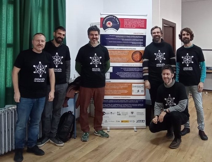 Investigadores del Instituto de Astrofísica de Andalucía (IAA-CSIC) y de la Universidad de Granada.